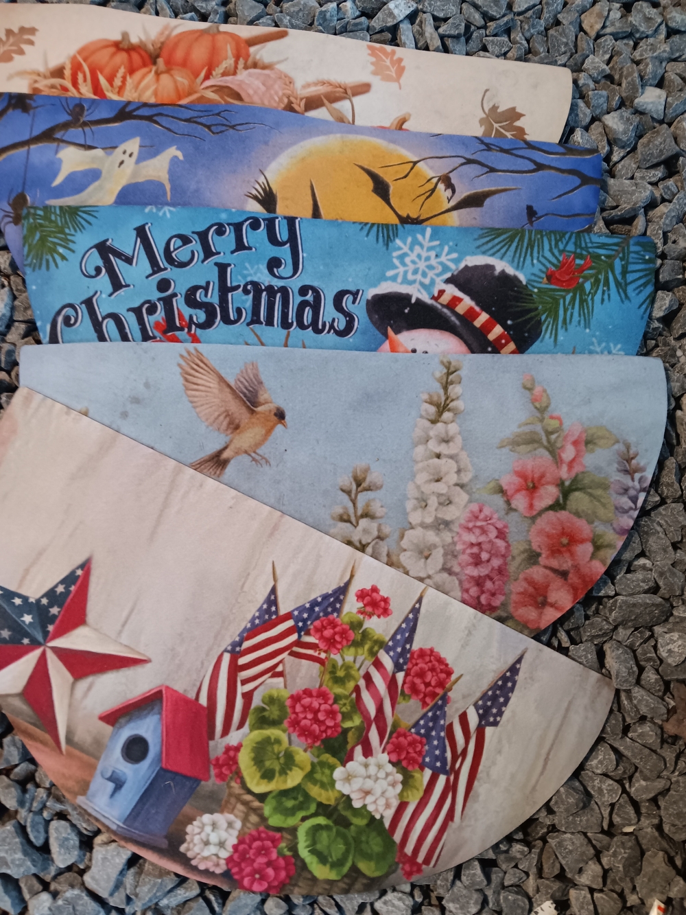 New Set of Decorative Seasonal Door Mats- Floral, Patriotic, Christmas, Autumn - Picture 3 of 3